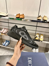 B30 Sneakers