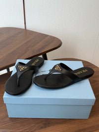 26S Leather Thong Sandals