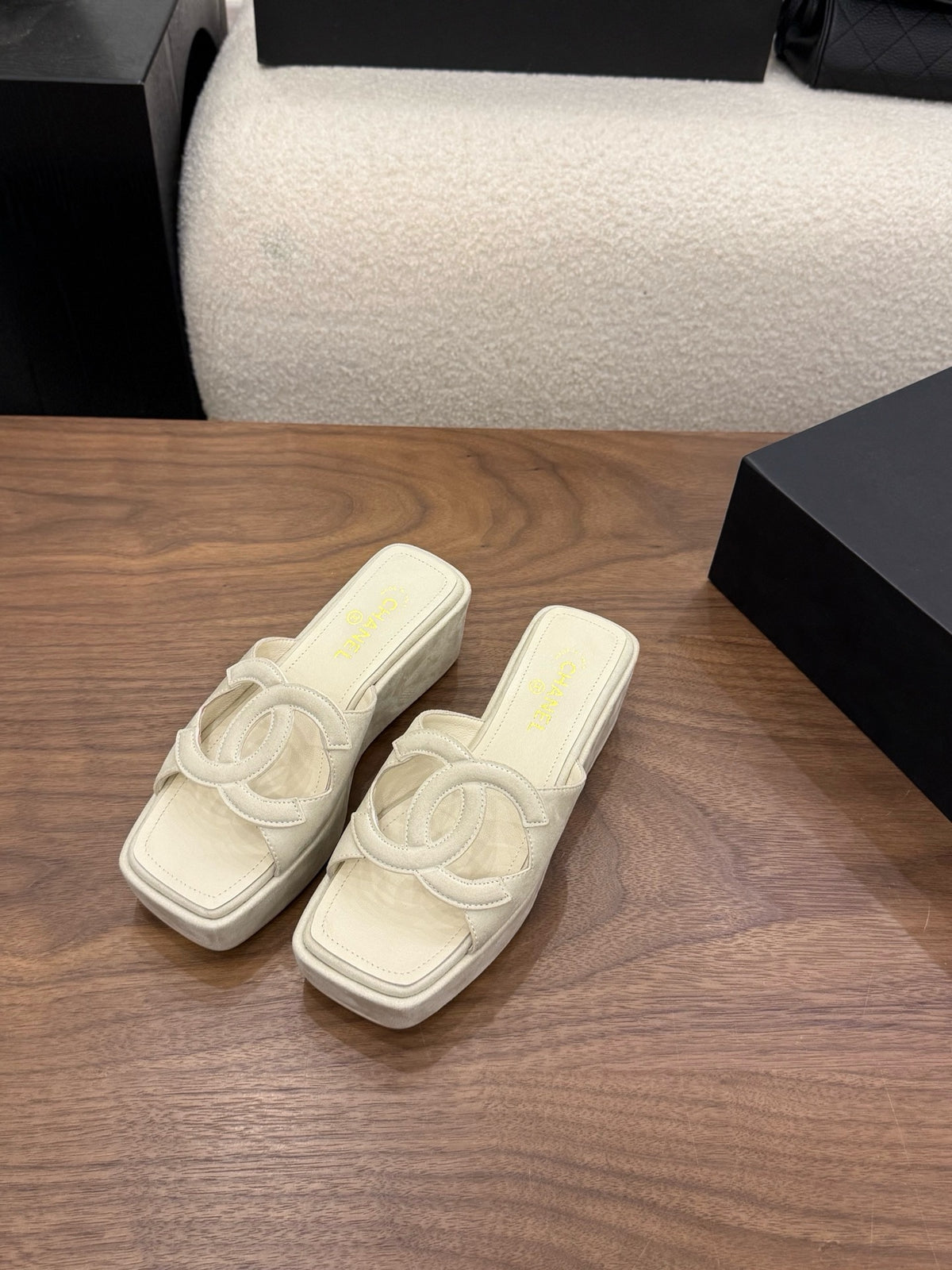 26S Platform Sandals