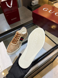Stretch Low Top Trainers