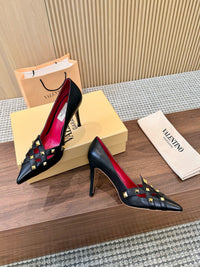Garavani Studdy Pumps