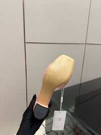 26S Garavani Annet Mules