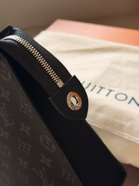 Pochette Voyage MM Monogram Eclipse
