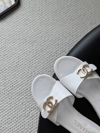 26B Leather Sandals
