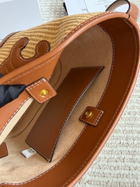 Bucket Cuir Triomphe Bag