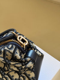 Bow Pouch