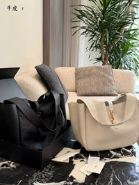 Shopping Bag in Grained Leather