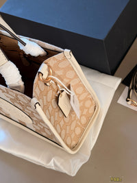 Dempsey Tote 22