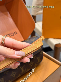 Ivy Wallet On Chain Bag