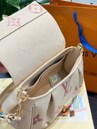 Favorite Shoulder Bag