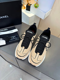 Logo Sneakers