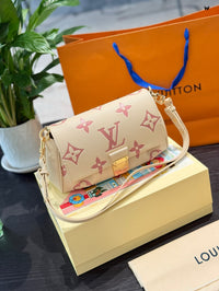 Favorite Shoulder Bag