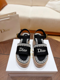 Dentelle Wedge Sandals