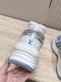 Run 55 Sneakers