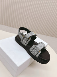 Dioract Sandals