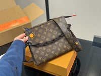Pochette Coussin Chain Pouch