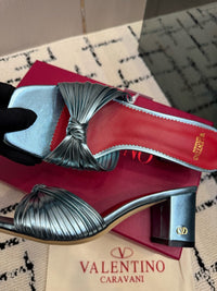 26S Garavani Annet Mules
