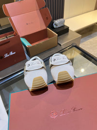 Fast Walk Sneakers