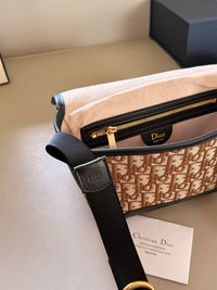 Jett Messenger Bag
