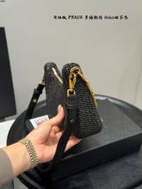 Re-Edition Crochet Shoulder Bag