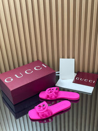Interlocking G Slide Sandals