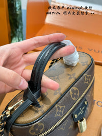 Vanity Chain Pouch Bag