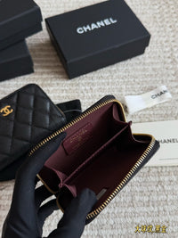 Classic Zipped Coin Purse
