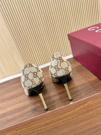 Bombshell Pumps