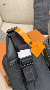 Avenue Slingbag