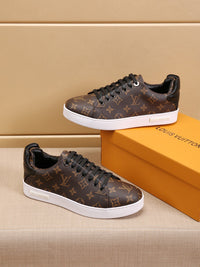 Low Top Sneakers