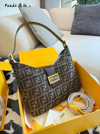 Zucca Shoulder Bag