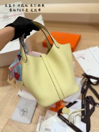 Picotin Lock 18 Clemence Leather