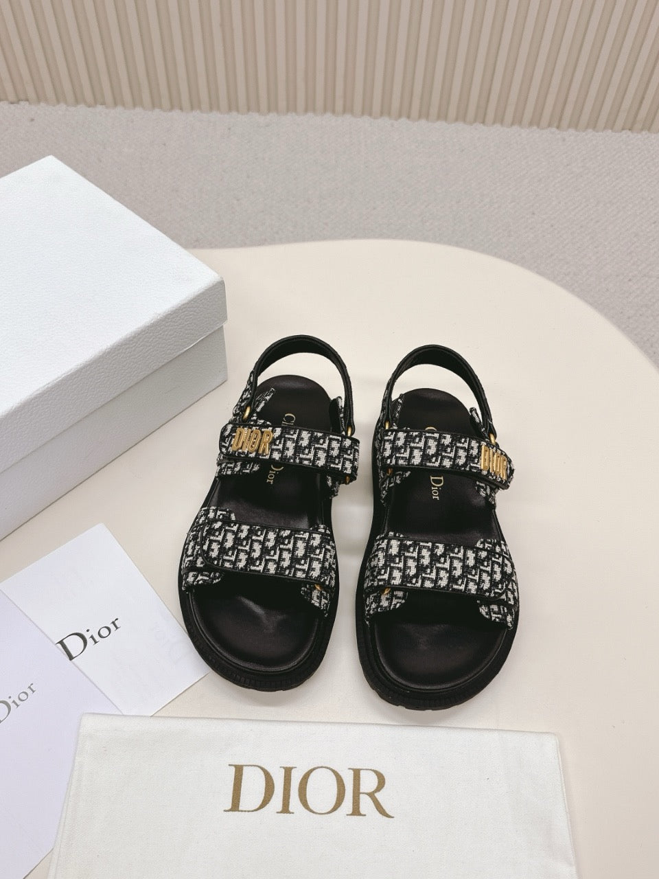 Dioract Sandals