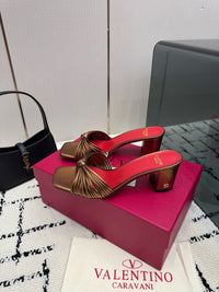26S Garavani Annet Mules