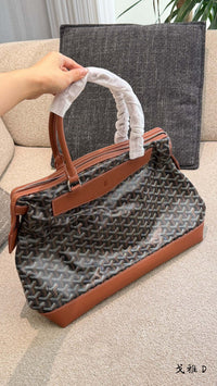 Bellechasse Biaude Bag