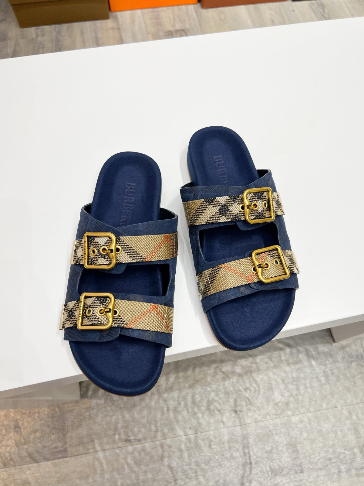 Vintage Check Slides