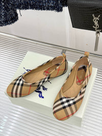 26WF Check Ballet Flats
