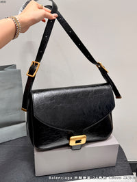 Clicca Leather Shoulder Bag