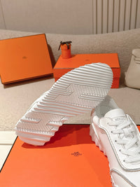 26S Bouncing Sneakers