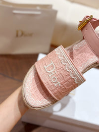 Dentelle Wedge Sandals