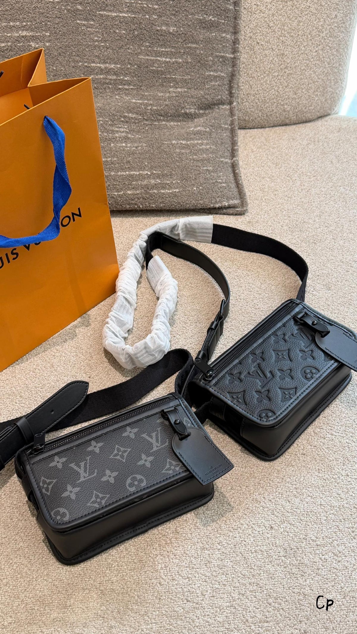 Bosphore Wearable Wallet Bag
