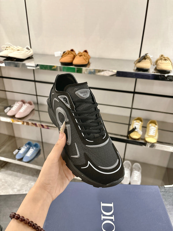 B30 Sneakers