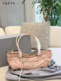 Le City Shoulder Bag