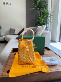 Petit Flot Mini Bucket Bag