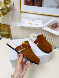 Médaillon Buckle Mules