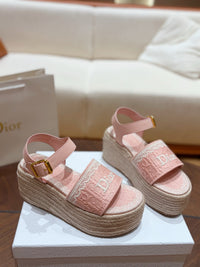 Dentelle Wedge Sandals