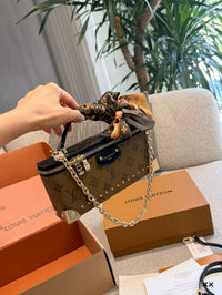 Vanity Pouch Trunk Bag