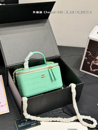 Top Handle Vanity Case