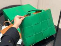 Parakeet Arco Tote