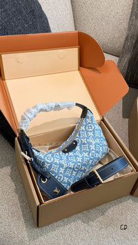 Hills Pochette